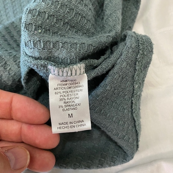 CHASER Women's Grayish-Green Thermal Waffle Knit Button Cuff LS Shirt Medium - Picture 7 of 12